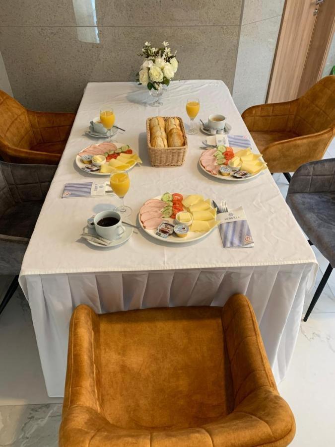 Schwäbisch Gmünd Hotel Flora מראה חיצוני תמונה