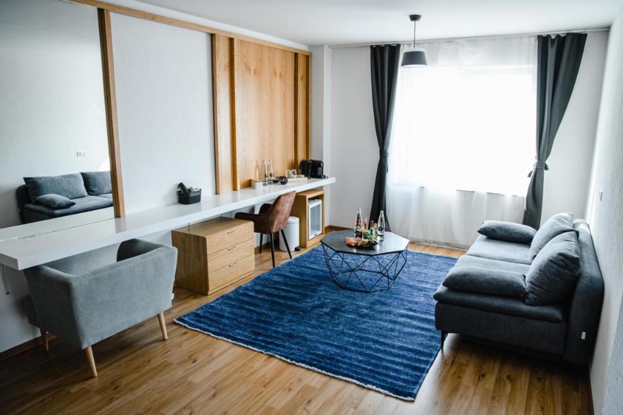 Schwäbisch Gmünd Hotel Flora מראה חיצוני תמונה